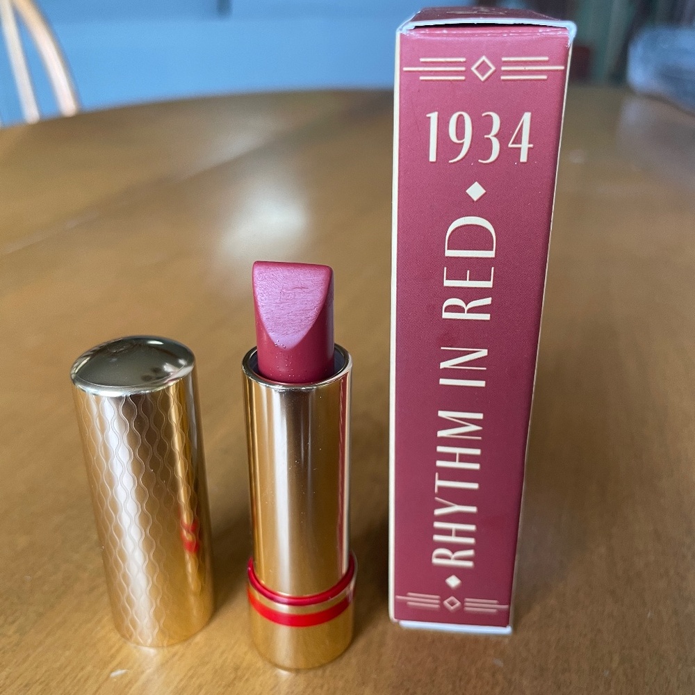 Besame Cosmetics Rythm In Red lipstick - NIB